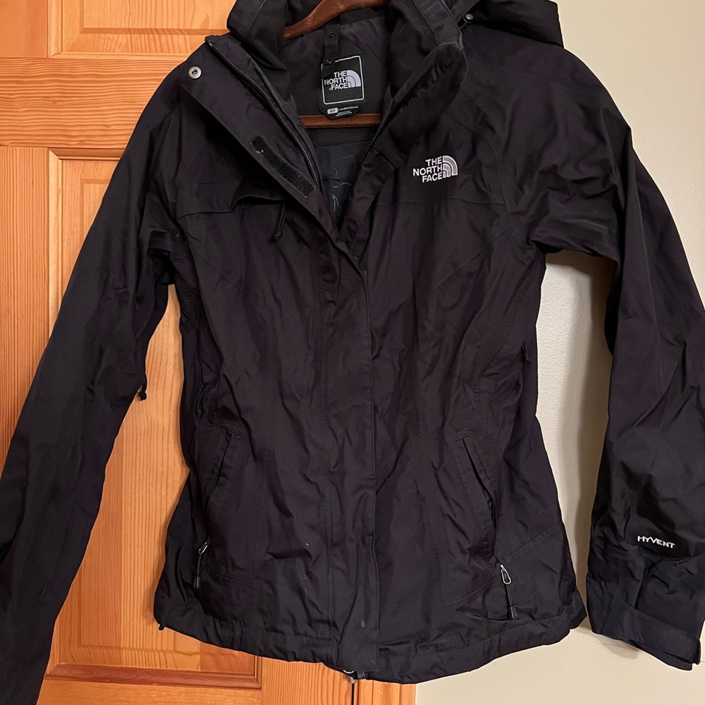 Woman’s North Face Venture Jacket